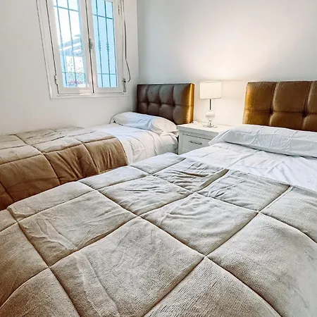 With Pool And Big Terrace With Pool View And Near To アパート マルベーリャ