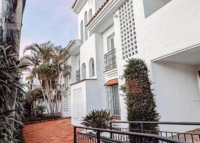 With Pool And Big Terrace With Pool View And Near To Lejlighed *